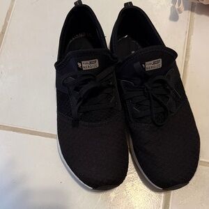 New Balance Women’s Black Athletic Shoes